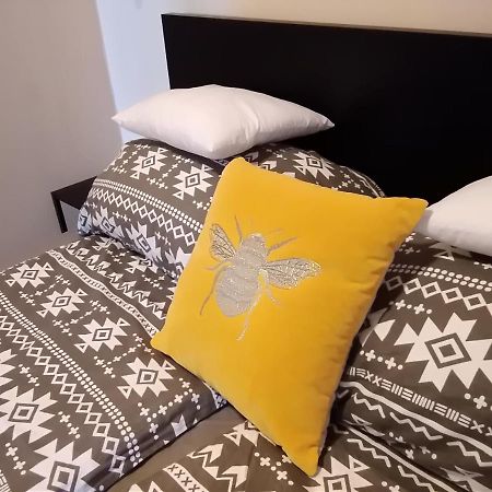 Bee Home Vecses Exterior photo